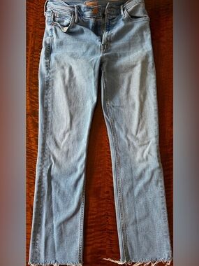 MOTHER The Mid Rise Dazzler Ankle Fray in Blessing in Disguise.  Size 29.